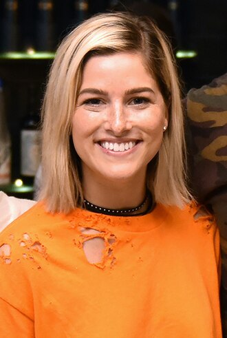 Portrait of Cassadee Pope - Deer personality