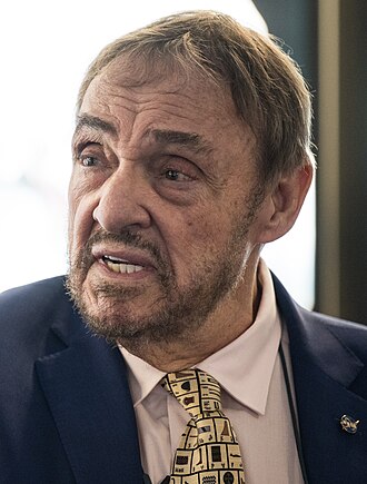 Portrait of John Rhys Davies - Bear personality