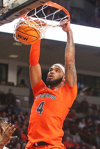 Portrait of Johni Broome - Bear personality