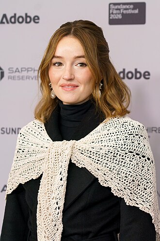 Portrait of Kaitlyn Dever - Deer personality