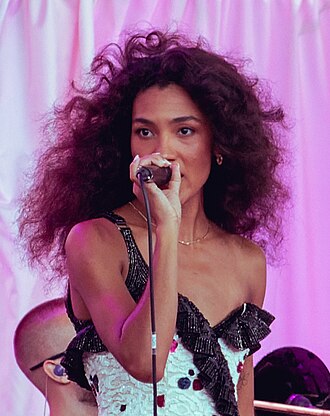 Portrait of Olivia Dean - Cottontail personality